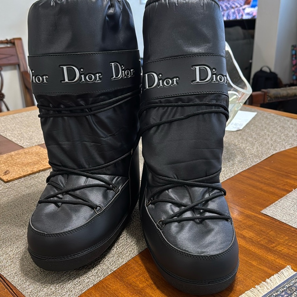 New Dior Snow boots.